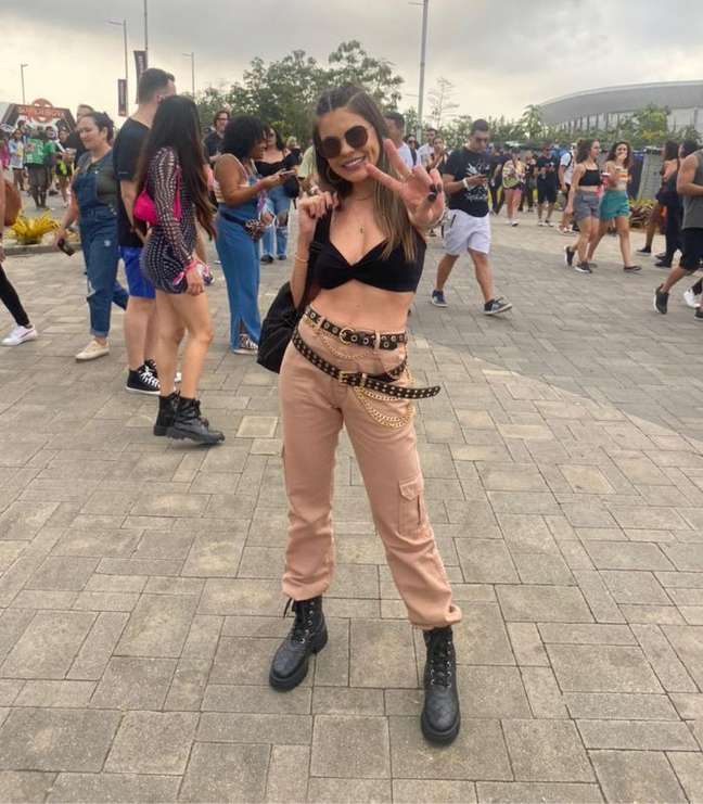 Accessories like belts and necklaces are a great addition to the look: @ helen.mariane Accessories like belts and necklaces are a great addition to the look: @ helen.mariane