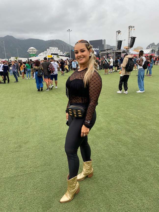 In addition to being practical, the fanny pack gives a modern look: In addition to being practical, the fanny pack gives a modern look: