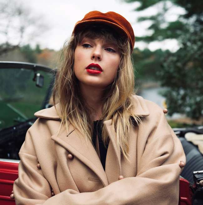 Taylor Swift reveals plans to become a director Taylor Swift reveals plans to become a director
