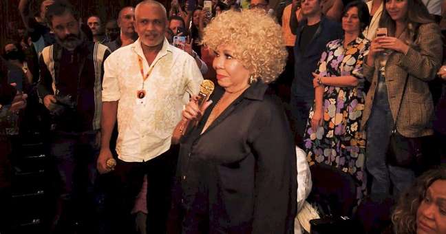 In San Paolo, Alcione gets excited with a musical in his honor In San Paolo, Alcione gets excited with a musical in his honor