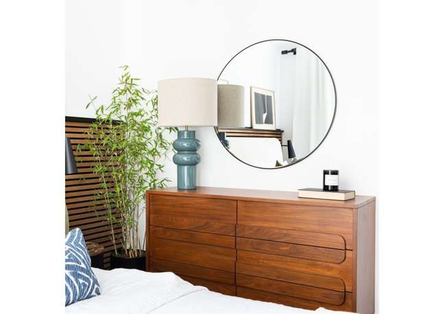 Increase the sense of space with mirrors. Increase the sense of space with mirrors.