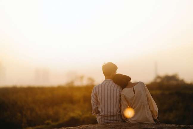 How Mercury Retrograde Affects Relationships