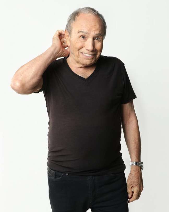 Stenio Garcia tested positive for covid at 90 years of age