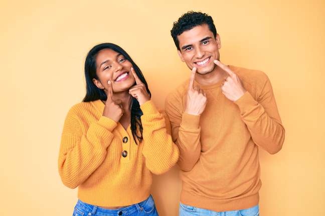 6 factors that cause your teeth to yellow