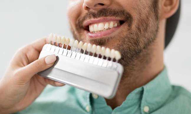Veneers: Understanding the Risks of the Procedure Veneers: Understanding the Risks of the Procedure