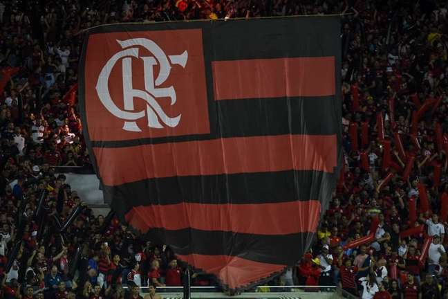Sintonia com a arquibancada embala Flamengo em sequência de jogos com ingressos esgotados no Maracanã