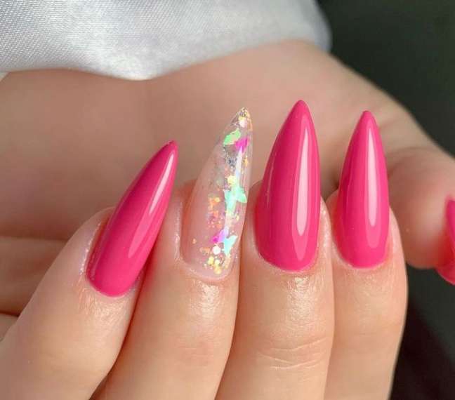 Immerse yourself in the pink trend! (Playback / Instagram @kfnails_designer) Immerse yourself in the pink trend! (Playback / Instagram @kfnails_designer)
