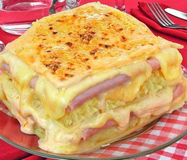 Potato Lasagna With White Sauce (Reproduction / Cooking Guide) Potato Lasagna With White Sauce (Reproduction / Cooking Guide)