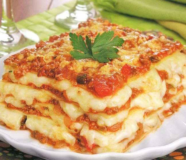 Lasagne alla bolognese and 4 cheeses (Reproduction / Cooking Guide) Lasagne alla bolognese and 4 cheeses (Reproduction / Cooking Guide)