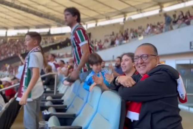 Galvão assiste clássico no Maracanã e reação em gol do Fluminense viraliza; veja