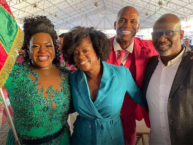 Viola Davis enters samba and history during a visit to Brazil