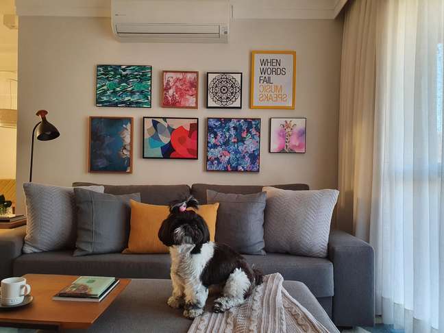 Pet friendly fabrics are essential when animals enjoy the structure of the whole house. In the case of sofas, the chosen material cannot be easily damaged by scratches and dirt. Project by architect Isabella Nalon. Pet friendly fabrics are essential when animals enjoy the structure of the whole house. In the case of sofas, the chosen material cannot be easily damaged by scratches and dirt. Project by architect Isabella Nalon.