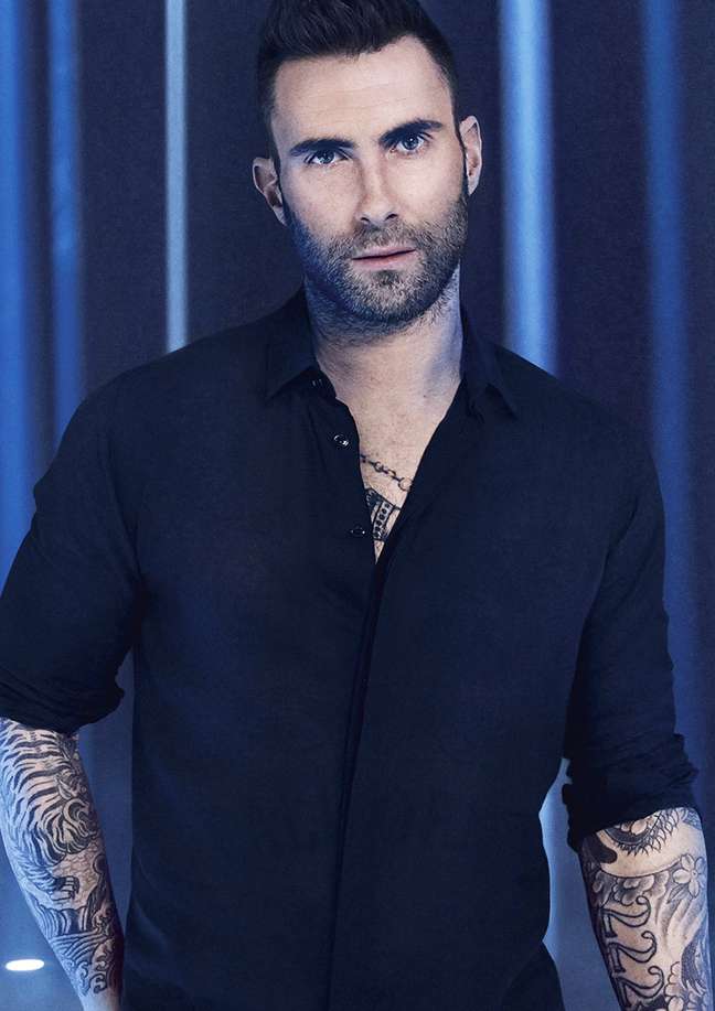 Adam Levine denies the relationship with the model, but admits: “I crossed the line” Adam Levine denies the relationship with the model, but admits: “I crossed the line”