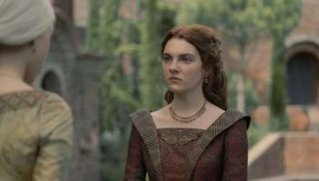 ‘House of the Dragon’: Emily Carey hints at possible LGBTQ + romance between Alicent and Rhaenyra ‘House of the Dragon’: Emily Carey hints at possible LGBTQ + romance between Alicent and Rhaenyra