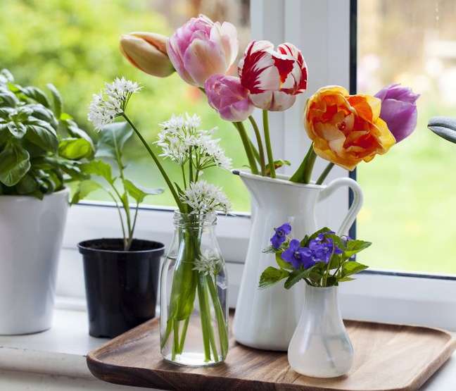 Flowers are a great helper for home decorating in spring - Shutterstock Flowers are a great helper for home decorating in spring - Shutterstock
