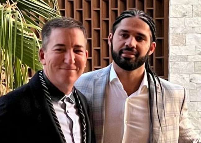 Glenn Greenwald talks about the state of health of David Miranda who has been in intensive care for two months Glenn Greenwald talks about the state of health of David Miranda who has been in intensive care for two months
