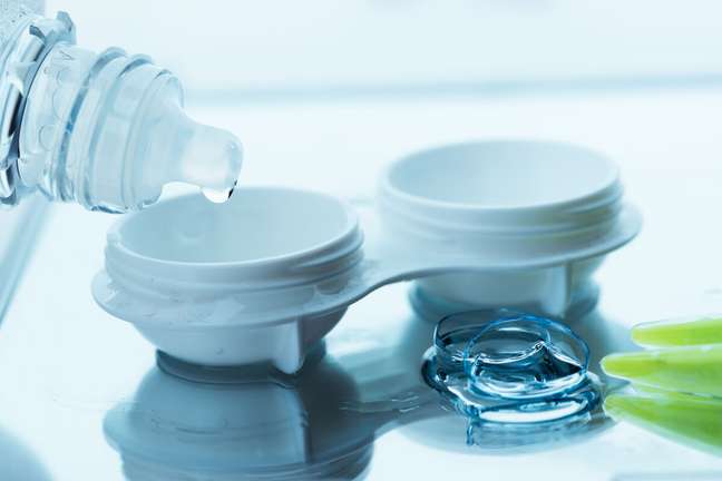 Failure to clean the lenses can generate intolerances to the product Failure to clean the lenses can generate intolerances to the product
