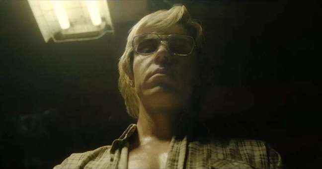 Evan Peters plays the psychopath Jeffrey Dahmer. (Picture: Playback / Netflix) Evan Peters plays the psychopath Jeffrey Dahmer. (Picture: Playback / Netflix)