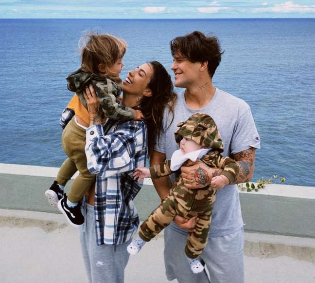 Gabi Brandt, Saulo Poncio and their children - Gabi Brandt, Saulo Poncio and their children -