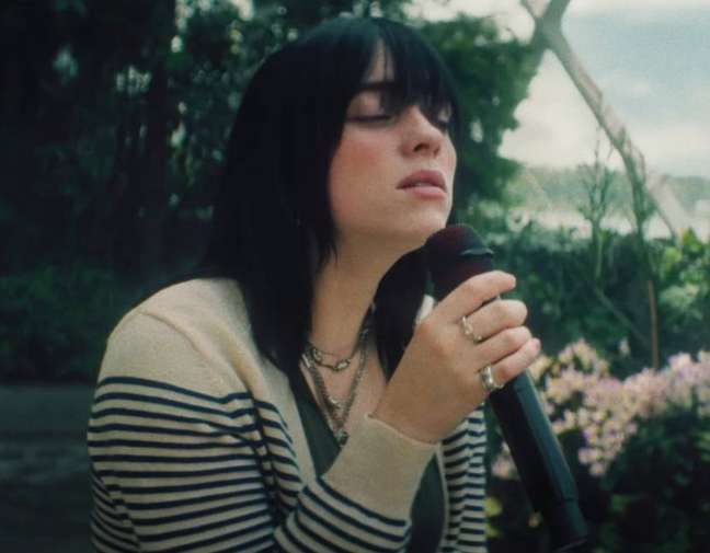 Billie Eilish releases acoustic clips of new songs