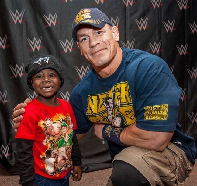 The Hollywood actor enters the Guinness Book of Records for making the dreams of sick children come true The Hollywood actor enters the Guinness Book of Records for making the dreams of sick children come true