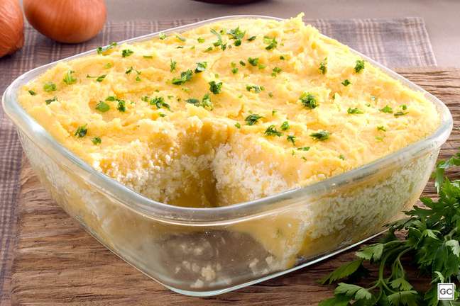 Mineiro angu with cheese: tradition and flavor Mineiro angu with cheese: tradition and flavor