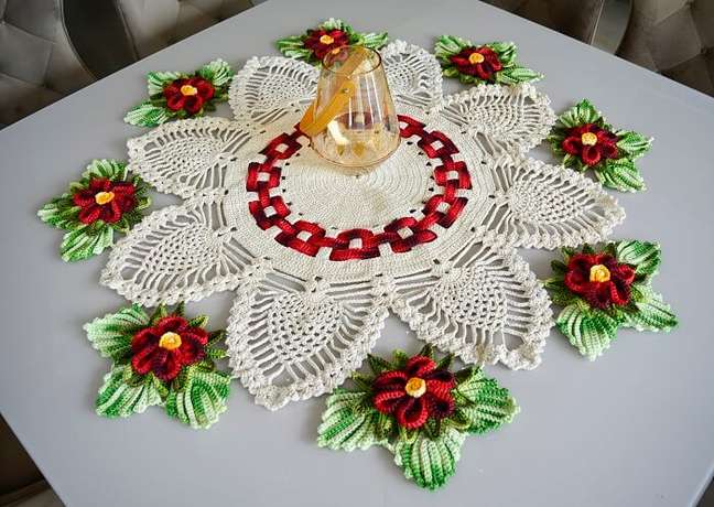 8. Ambrosia centerpiece. Source: Circle 8. Ambrosia centerpiece. Source: Circle