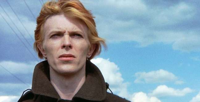 David Bowie’s “Starman” manuscript sells for over $ 1 million David Bowie’s “Starman” manuscript sells for over $ 1 million