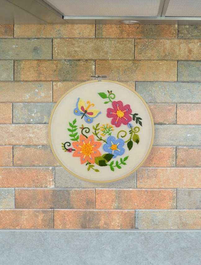9. Floral frame. Source: Circle 9. Floral frame. Source: Circle