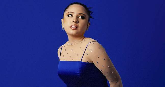 Mari Fernandez publishes the “Mari” bundle with unreleased songs
