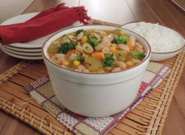 One of the regional dishes that can be adapted to vegetarians is feijoada - Photo: Guia da Cozinha