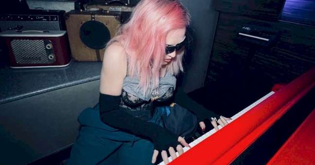 Madonna appears in the studio and says: “I’m back” Madonna appears in the studio and says: “I’m back”