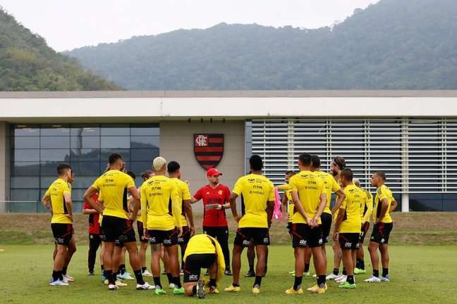 Flamengo se reapresenta no Ninho e inicia preparação para jogo contra o Internacional