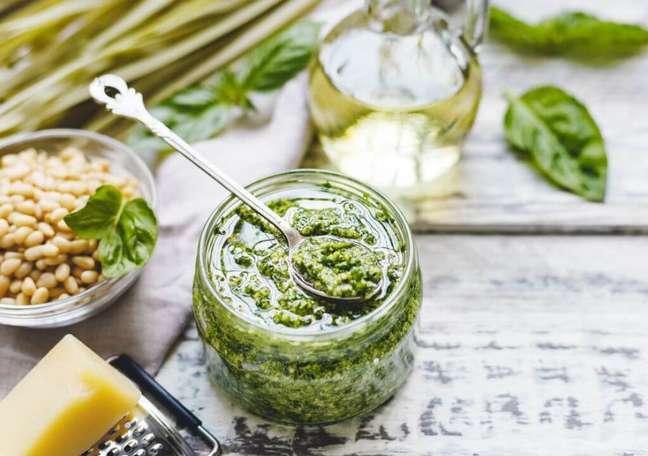 Do you want to learn how to make pesto? Learn from this recipe Do you want to learn how to make pesto? Learn from this recipe