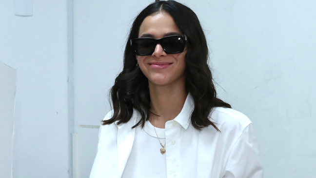 Bruna Marquezine demonstrates the elegance of the jolly pieces Bruna Marquezine demonstrates the elegance of the jolly pieces
