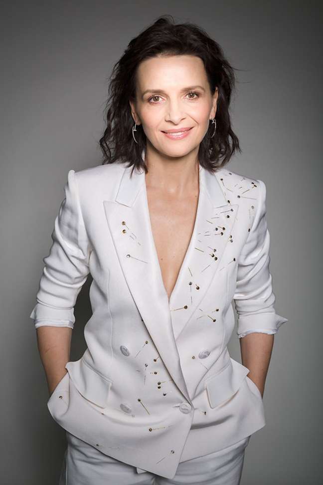 French movie stars cut their hair in support of Iranian women