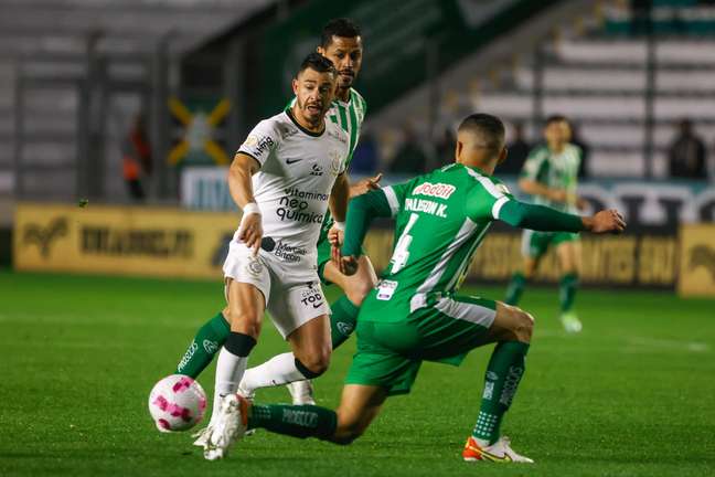 Corinthians joga mal, empata com lanterna Juventude e v&Atilde;&ordf; G4 do Brasileiro  amea&Atilde;&sect;ado