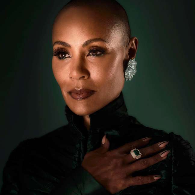 Jada Pinkett Smith is writing a book about her life