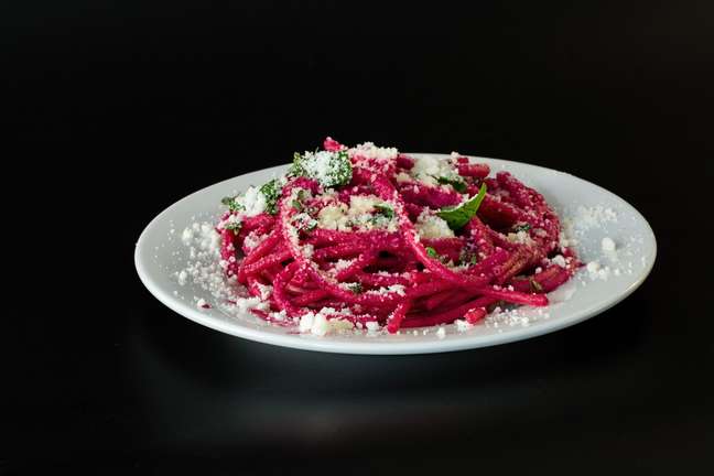 Pasta with beetroot sauce - Photo: Shutterstock