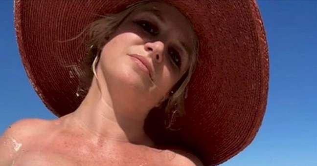 Completely naked, Britney Spears attracts criticism and praise on the web Completely naked, Britney Spears attracts criticism and praise on the web