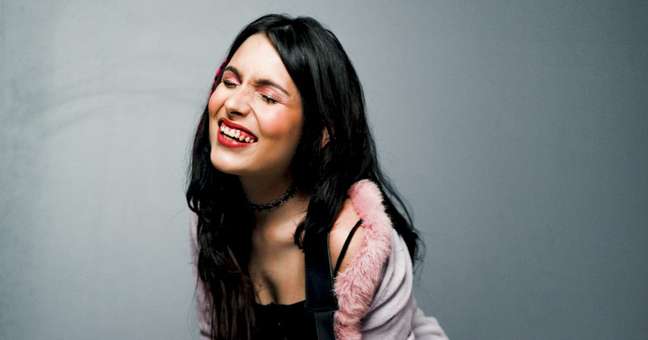 Lalalaura releases the unreleased single “Maybe the problem is me” Lalalaura releases the unreleased single “Maybe the problem is me”