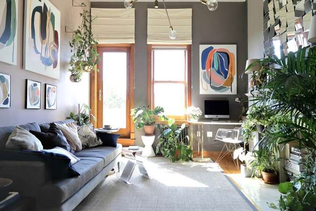 Use at least three shades of colors in the decoration of your environment. Use at least three shades of colors in the decoration of your environment.