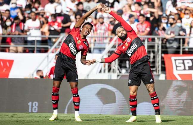 Após declaração de Gabigol, torcida do Flamengo demonstra afeto por Bruno Henrique nas redes sociais