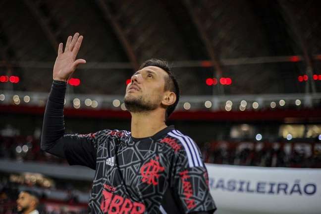 Diego Alves elogia goleiros do Flamengo e abre o jogo sobre aposentadoria: Não somos eternos