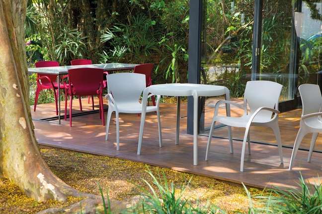Clarice chair, by Tramontina. Clarice chair, by Tramontina.
