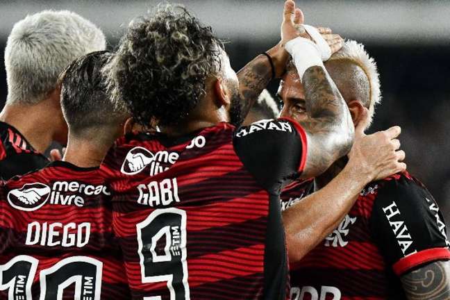 Flamengo tem briga direta com rival paulista por ataque mais positivo da temporada; veja números