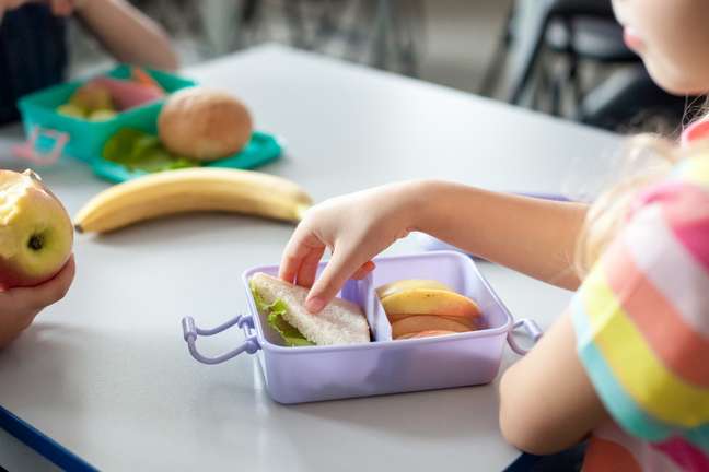 Creative and healthy: the daily challenge of making lunch boxes; see tips and ideas Creative and healthy: the daily challenge of making lunch boxes; see tips and ideas