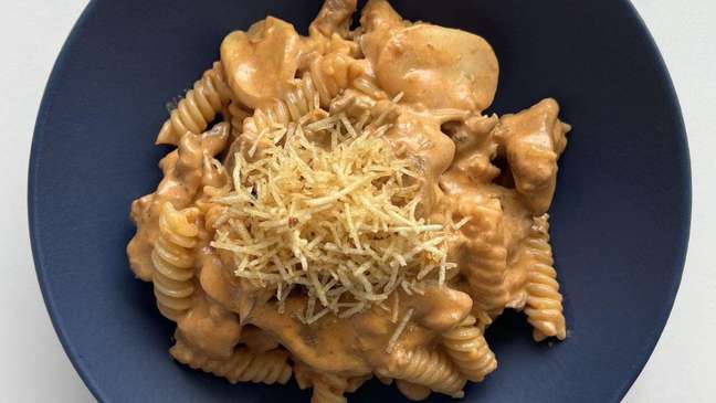 No waste! Reuse the Stroganoff as a sauce in fusilli No waste! Reuse the Stroganoff as a sauce in fusilli