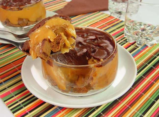 Alfajor on the plate - Photo: Guia da Cozinha Alfajor on the plate - Photo: Guia da Cozinha