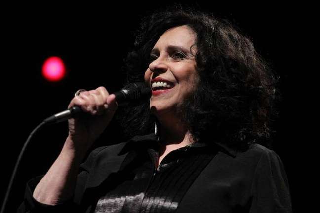 Gal Costa has suspended performances until November to recover from surgery. Gal Costa has suspended performances until November to recover from surgery.